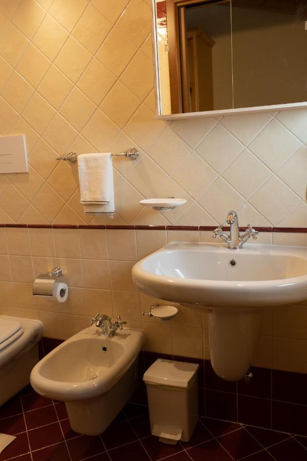 La Fiocchina - Magic Place - Apartments & Studios In Garda Lake - Countryside Farmhouse, Inside The Middle Of The Lake Salò Kültér fotó